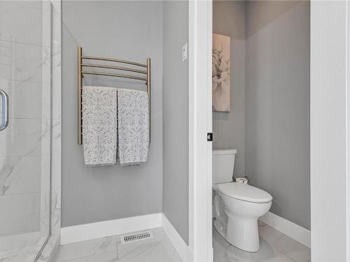 304 Silversage Bluff Lane, Vernon, BC - Indoor Photo Showing Bathroom