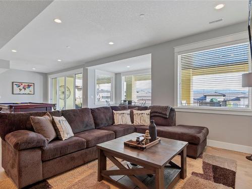 304 Silversage Bluff Lane, Vernon, BC - Indoor Photo Showing Living Room
