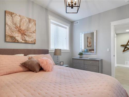 304 Silversage Bluff Lane, Vernon, BC - Indoor Photo Showing Bedroom