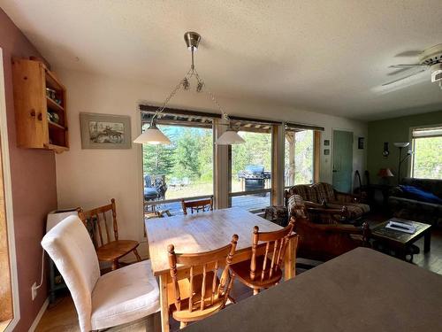 2556 Princeton Summerland Road, Princeton, BC - Indoor Photo Showing Dining Room