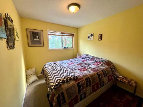 2556 Princeton Summerland Road, Princeton, BC - Indoor Photo Showing Bedroom