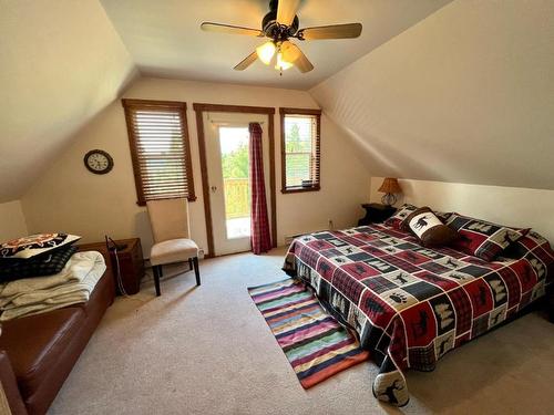 2556 Princeton Summerland Road, Princeton, BC - Indoor Photo Showing Bedroom