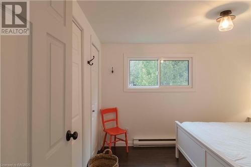 507 Third Avenue N, Sauble Beach, ON - Indoor Photo Showing Bedroom