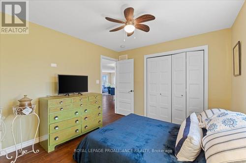 556 Water Rd, Prince Edward County, ON - Indoor Photo Showing Bedroom