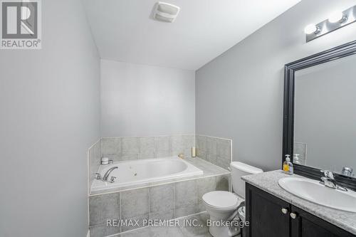 20 - 8 Bradley Avenue N, Hamilton, ON - Indoor Photo Showing Bathroom