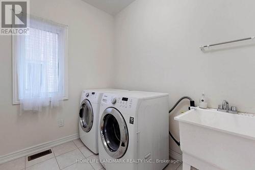 32 Hyacinth St, Markham, ON - Indoor Photo Showing Laundry Room