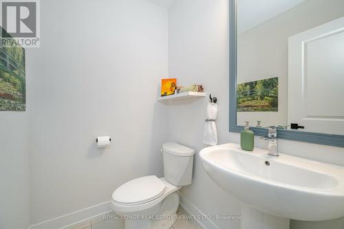 1460 Yellow Rose Circ, Oakville, ON - Indoor Photo Showing Bathroom