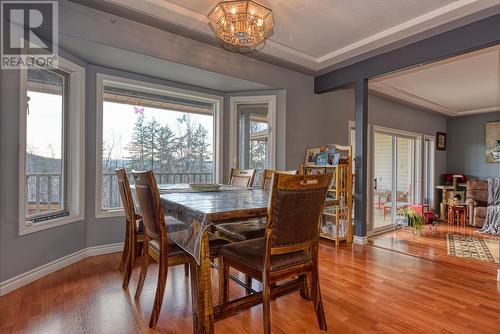 2952 Prospector Road, 150 Mile House, BC - Indoor Photo Showing Dining Room