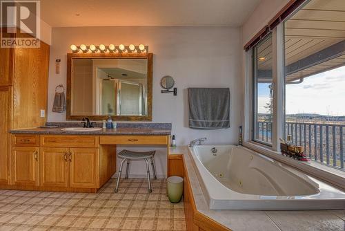 2952 Prospector Road, 150 Mile House, BC - Indoor Photo Showing Bathroom