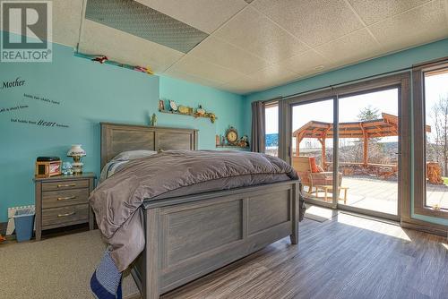 2952 Prospector Road, 150 Mile House, BC - Indoor Photo Showing Bedroom