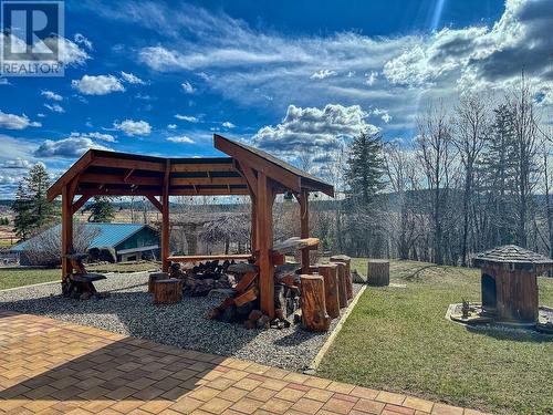2952 Prospector Road, 150 Mile House, BC - Outdoor