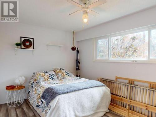 7105 Hazelton Street, Powell River, BC - Indoor Photo Showing Bedroom