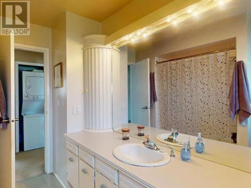 7105 Hazelton Street, Powell River, BC - Indoor Photo Showing Bathroom