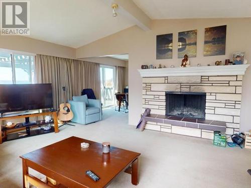 7105 Hazelton Street, Powell River, BC - Indoor Photo Showing Living Room With Fireplace