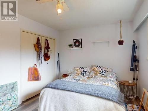 7105 Hazelton Street, Powell River, BC - Indoor Photo Showing Bedroom