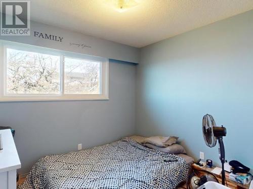 7105 Hazelton Street, Powell River, BC - Indoor Photo Showing Bedroom