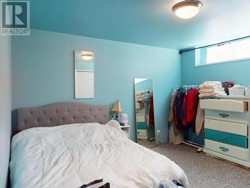 7105 Hazelton Street, Powell River, BC - Indoor Photo Showing Bedroom