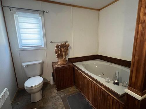 Bathroom - 2023 Rue Larose, Chibougamau, QC - Indoor Photo Showing Bathroom