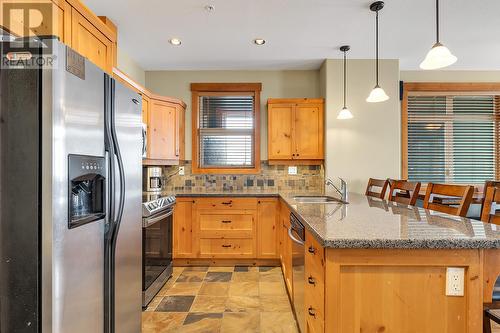 255 Raven Ridge Road Unit# 1, Big White, BC - Indoor Photo Showing Kitchen With Double Sink