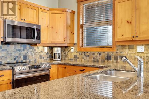 255 Raven Ridge Road Unit# 1, Big White, BC - Indoor Photo Showing Kitchen With Double Sink