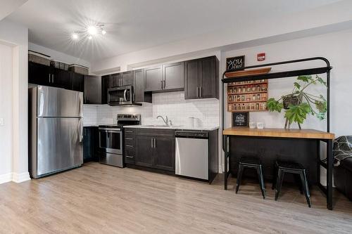 212 Lakeport Road|Unit #212, St. Catharines, ON - Indoor Photo Showing Kitchen With Stainless Steel Kitchen