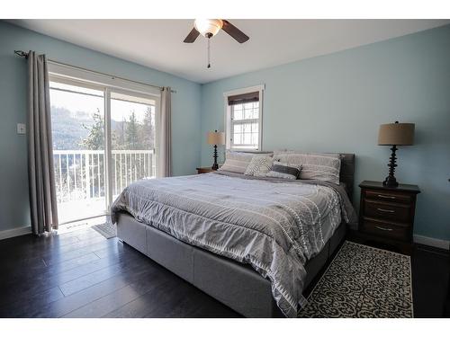5820 Woodland Drive, Taghum, BC - Indoor Photo Showing Bedroom
