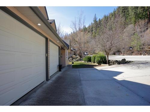 5820 Woodland Drive, Taghum, BC - Outdoor With Exterior