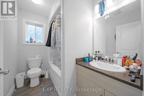 270 Bradshaw Drive, Stratford, ON - Indoor Photo Showing Bathroom
