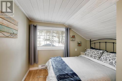1108 Milford Bay Rd, Muskoka Lakes, ON - Indoor Photo Showing Bedroom