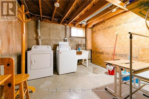10 Dixie Ave, Niagara-On-The-Lake, ON - Indoor Photo Showing Laundry Room
