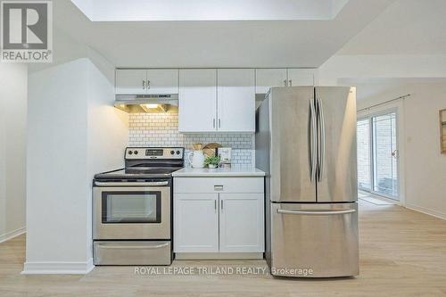 339 Everglade Cres, London, ON - Indoor Photo Showing Kitchen