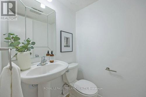 339 Everglade Cres, London, ON - Indoor Photo Showing Bathroom