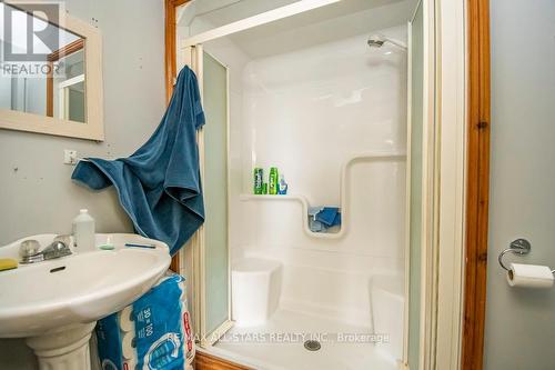 833 Crawford Drive, Peterborough (Monaghan), ON - Indoor Photo Showing Bathroom