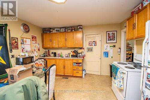 833 Crawford Drive, Peterborough (Monaghan), ON - Indoor Photo Showing Kitchen