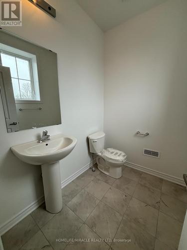 23 Lincoln Drive, Belleville, ON - Indoor Photo Showing Bathroom