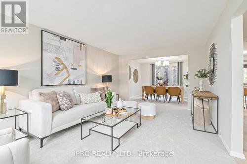 30 Broadview Crt, Kitchener, ON - Indoor Photo Showing Living Room