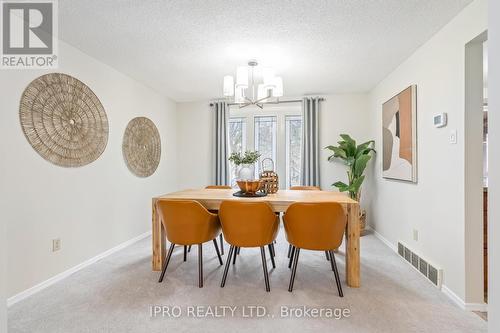 30 Broadview Crt, Kitchener, ON - Indoor Photo Showing Dining Room