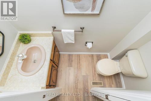 30 Broadview Crt, Kitchener, ON - Indoor Photo Showing Bathroom