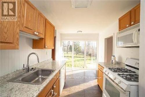 7269 Westminster Drive, London, ON - Indoor Photo Showing Kitchen