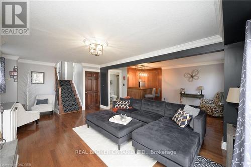 58 Bayview Drive, Grimsby, ON - Indoor Photo Showing Living Room
