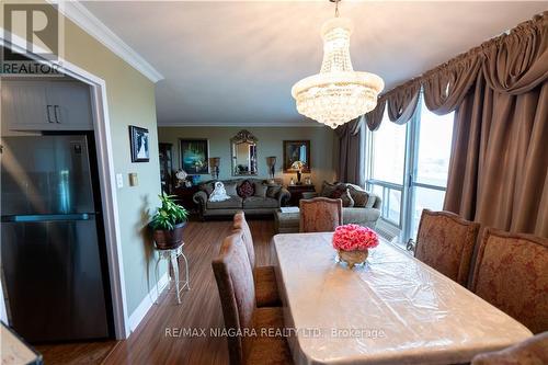 #904 -15 Towering Heights Blvd, St. Catharines, ON - Indoor Photo Showing Dining Room