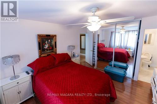 #904 -15 Towering Heights Blvd, St. Catharines, ON - Indoor Photo Showing Bedroom