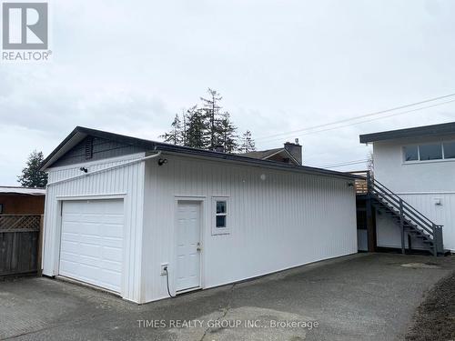 392 2Nd Ave, Campbell River, BC - Outdoor With Exterior