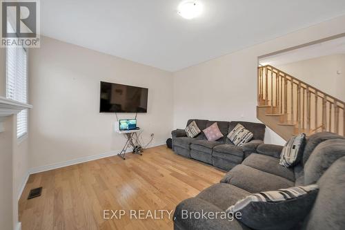 983 Edinburgh Drive, Woodstock, ON - Indoor Photo Showing Living Room