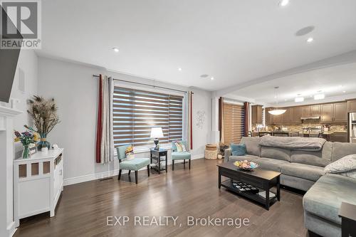 699 Normandy Drive, Woodstock, ON - Indoor Photo Showing Living Room