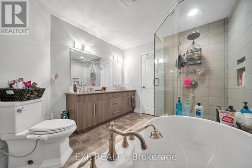 699 Normandy Drive, Woodstock, ON - Indoor Photo Showing Bathroom