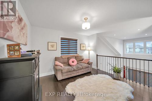 699 Normandy Drive, Woodstock, ON - Indoor Photo Showing Other Room