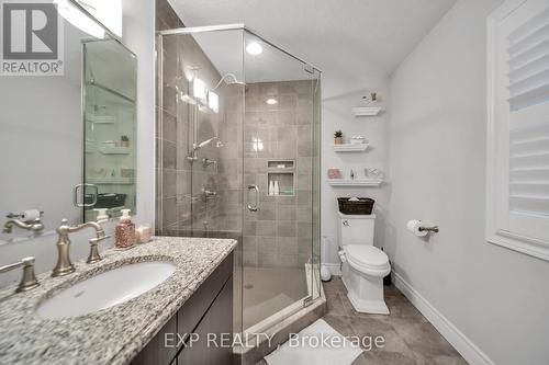 699 Normandy Drive, Woodstock, ON - Indoor Photo Showing Bathroom