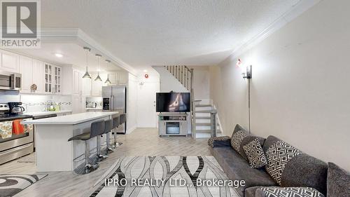 342 - 1395 Williamsport Drive, Mississauga, ON - Indoor Photo Showing Kitchen