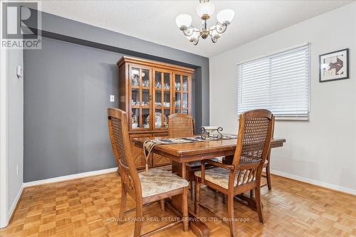6525 Warbler Lane, Mississauga, ON - Indoor Photo Showing Dining Room